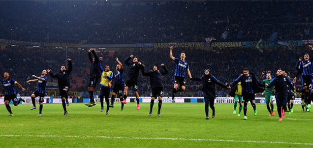 结束全年征程，国安队赛后拉励志标语：明年不服还要再干！