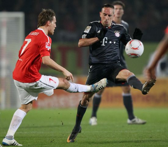 松岛辉空张本美和3比0横扫西班牙组合晋级（松岛辉空携手张本美和3比0完胜西班牙组合晋级）