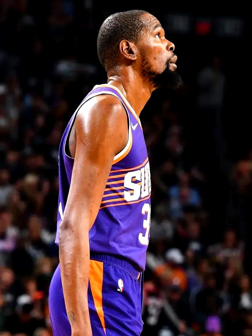 足球中超高层会议召开，讨论联赛未来（中超高层召开会议，研议联赛未来走向）