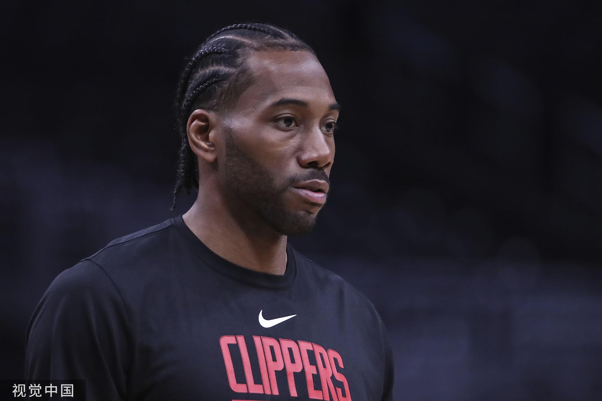 库尔图瓦昨夜对利物浦扑救8次，欧冠生涯仅次于22年决赛的9次（对阵利物浦，库尔图瓦昨夜贡献8次扑救，欧冠生涯仅次于2022决赛的9次）