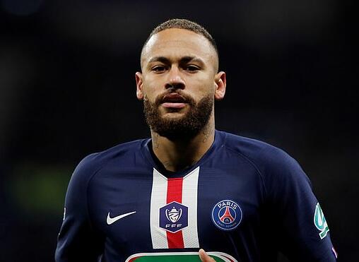 吉尔摩社媒晒照：手术成功，康复之路开始（吉尔摩社媒晒照报平安：手术顺利，康复启程）