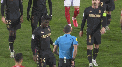 葡媒：C罗明夏世界杯后将与乔治娜在马德拉岛举办婚礼（葡媒称：明夏世界杯结束后，C罗将与乔治娜在马德拉岛完婚）